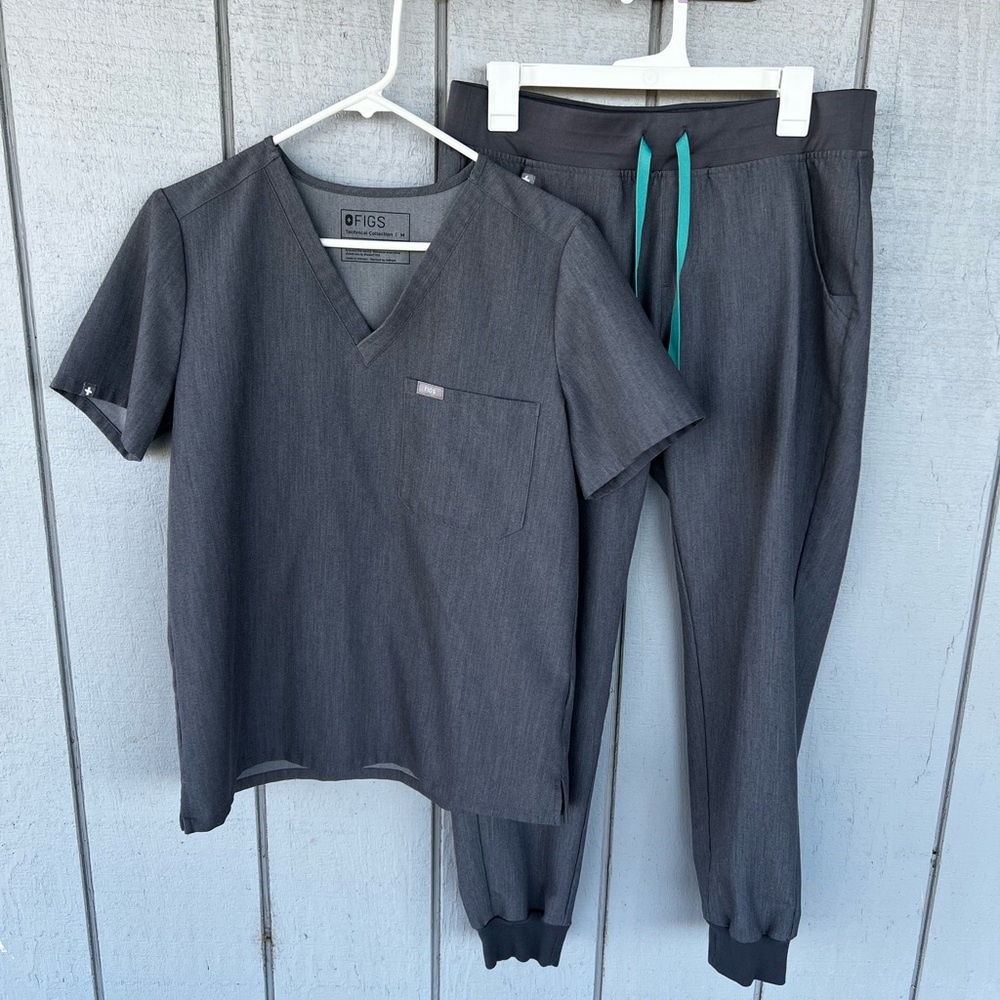 Women Charcoal grey figs scrubs